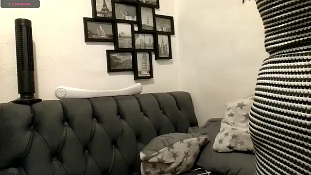 MirandaLatinaLovely online show from April 29, 2026, 5:17 pm