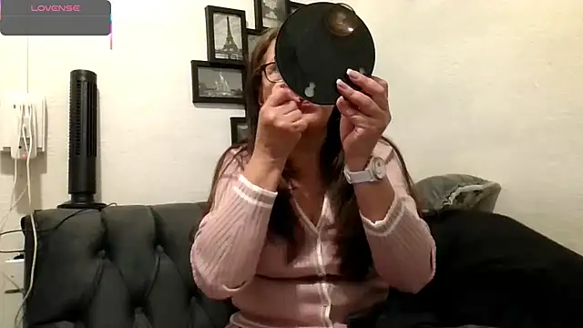 Snapshot of MirandaLatinaLovely chatting on February 27, 2026, 5:35 pm MirandaLatinaLovely online show from February 27, 2026, 5:35 pm