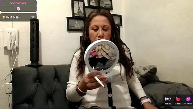 Snapshot of MirandaLatinaLovely chatting on March 3, 2026, 5:53 pm MirandaLatinaLovely online show from March 3, 2026, 5:53 pm