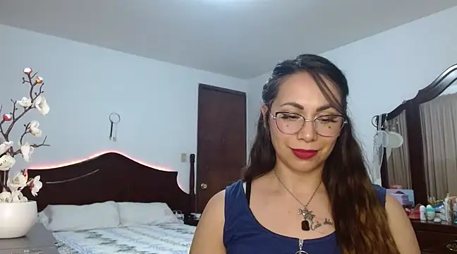 AloLovely  online show from February 19, 2025, 2:33 am