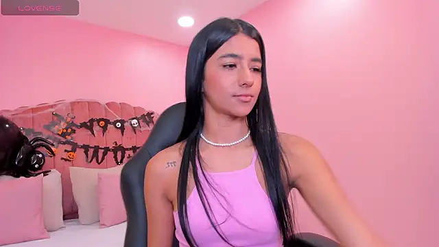 Snapshot of eva_roseee chatting on October 21, 2025, 9:36 pm eva roseee online show from October 21, 2025, 9:36 pm