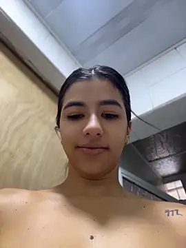 eva roseee online show from May 21, 2026, 4:59 pm