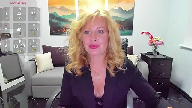 Snapshot of Mira_Whites chatting on July 15, 2026, 12:01 pm Mira Whites online show from July 15, 2026, 12:01 pm