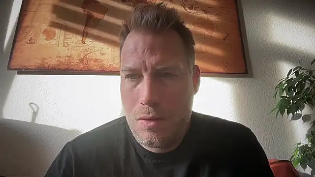 Christian87xxx online show from November 30, 2025, 9:32 am