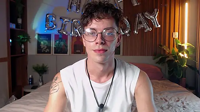 William Henry  online show from May 6, 2026, 12:42 pm