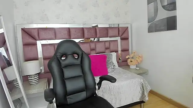 tamararose1 online show from March 17, 2025, 10:38 am