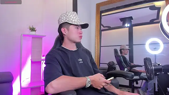 Snapshot of marcuscollins1_ chatting on November 11, 2025, 1:06 pm marcuscollins1 online show from November 11, 2025, 1:06 pm