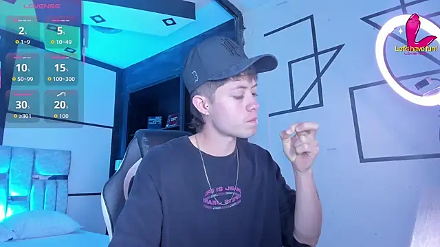 Snapshot of marcuscollins1_ chatting on December 5, 2025, 2:59 pm marcuscollins1 online show from December 5, 2025, 2:59 pm