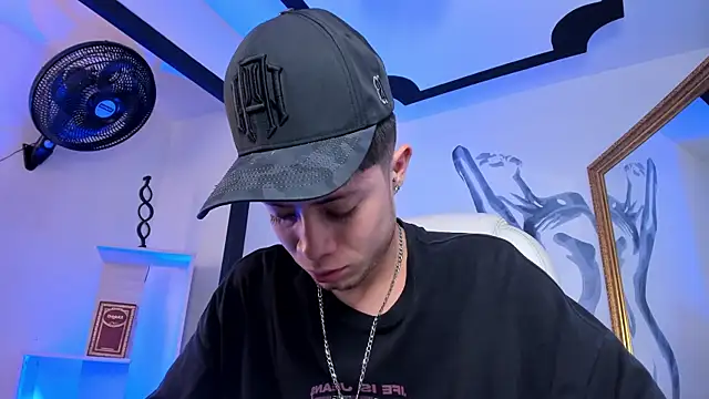 marcuscollins1  online show from June 20, 2026, 2:22 pm