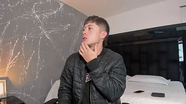 Snapshot of marcuscollins1_ chatting on October 21, 2025, 12:37 pm marcuscollins1 online show from October 21, 2025, 12:37 pm