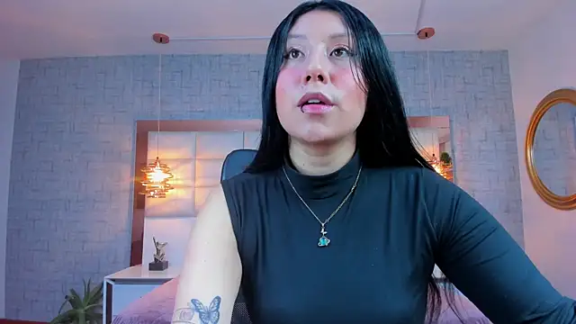 Snapshot of Nohemi_louse chatting on July 19, 2026, 7:43 pm Nohemi louse online show from July 19, 2026, 7:43 pm
