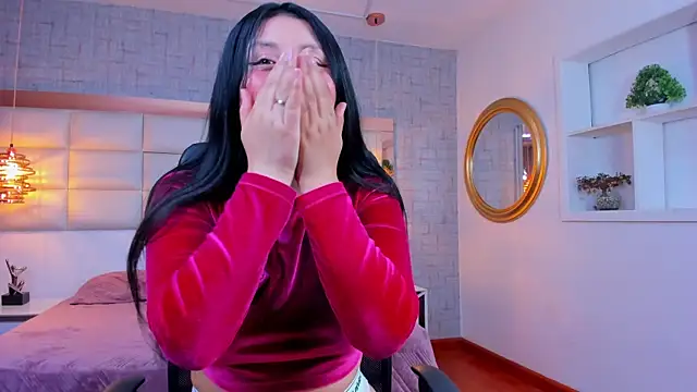 Snapshot of Nohemi_louse chatting on July 10, 2026, 7:14 pm Nohemi louse online show from July 10, 2026, 7:14 pm