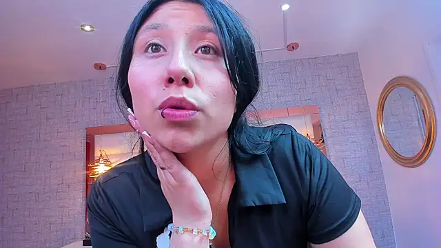 Nohemi louse online show from May 6, 2026, 7:29 pm