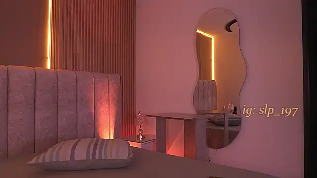 sara lopee1 online show from February 7, 2026, 12:02 pm