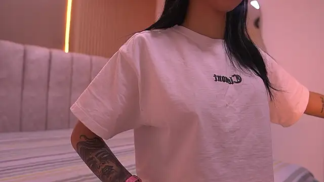 sara lopee1 online show from February 5, 2026, 11:50 am