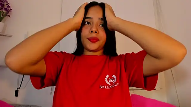 Snapshot of Roxy_Stonee chatting on December 4, 2025, 7:24 pm Roxy Stonee online show from December 4, 2025, 7:24 pm