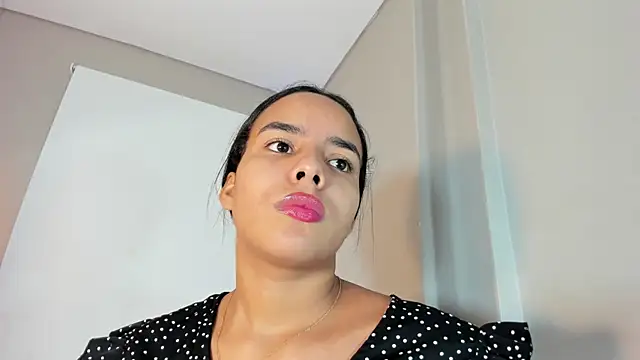 Snapshot of Roxy_Stonee chatting on July 21, 2026, 7:26 pm Roxy Stonee online show from July 21, 2026, 7:26 pm