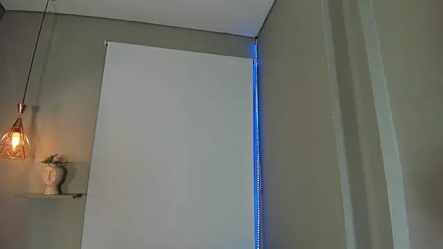 Snapshot of Roxy_Stonee chatting on July 22, 2026, 7:27 pm Roxy Stonee online show from July 22, 2026, 7:27 pm