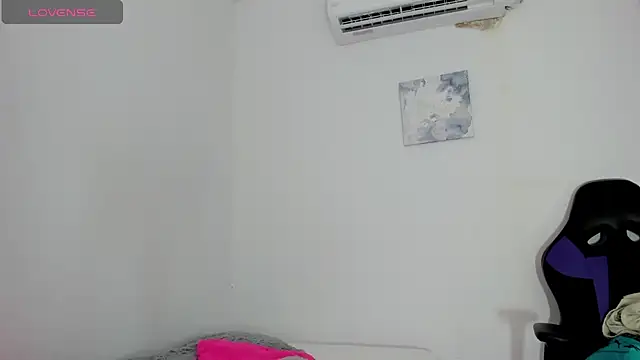 Roxy Stonee online show from February 17, 2026, 7:33 pm