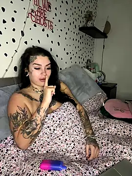 tempzzz12 online show from October 7, 2025, 7:42 am