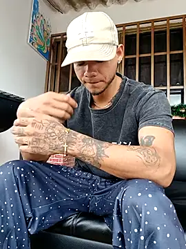 Niick01  online show from January 5, 2026, 5:27 pm