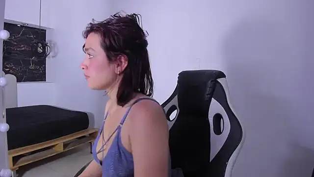 Snapshot of Annyrosee chatting on November 22, 2025, 12:59 pm Annyrosee online show from November 22, 2025, 12:59 pm