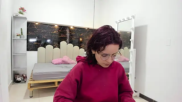 Snapshot of Annyrosee chatting on October 18, 2025, 8:22 pm Annyrosee online show from October 18, 2025, 8:22 pm