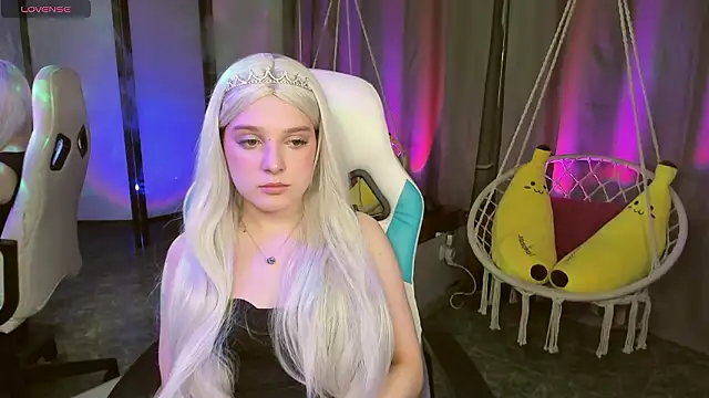 Snapshot of kaisajenner chatting on March 5, 2026, 10:45 am kaisajenner online show from March 5, 2026, 10:45 am