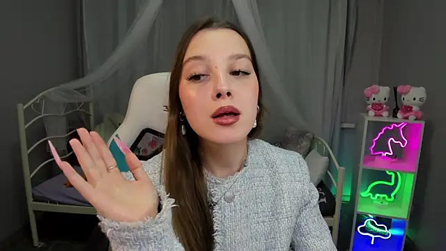 Snapshot of kaisajenner chatting on November 21, 2025, 6:18 pm kaisajenner online show from November 21, 2025, 6:18 pm