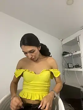 Snapshot of allicemackenzie chatting on October 19, 2025, 11:40 pm allicemackenzie online show from October 19, 2025, 11:40 pm