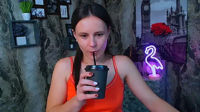 Snapshot of ValeriaHeart_ chatting on December 3, 2025, 1:21 pm ValeriaHeart online show from December 3, 2025, 1:21 pm