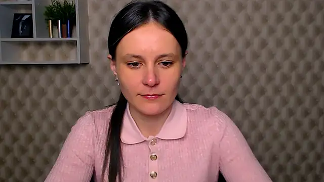 Snapshot of ValeriaHeart_ chatting on February 25, 2025, 12:49 pm ValeriaHeart online show from February 25, 2025, 12:49 pm