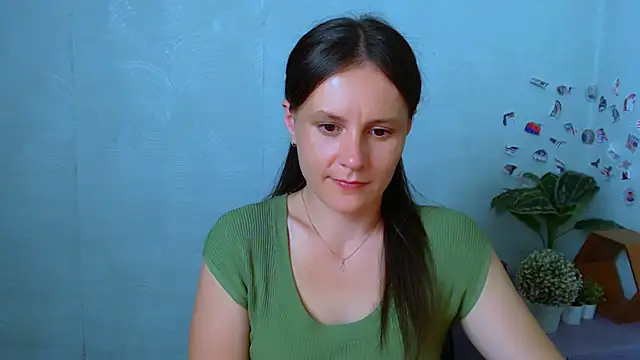 ValeriaHeart  online show from June 6, 2026, 4:56 pm