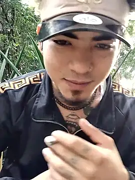 Snapshot of LihanJor_23 chatting on October 28, 2025, 12:48 pm LihanJor 23 online show from October 28, 2025, 12:48 pm