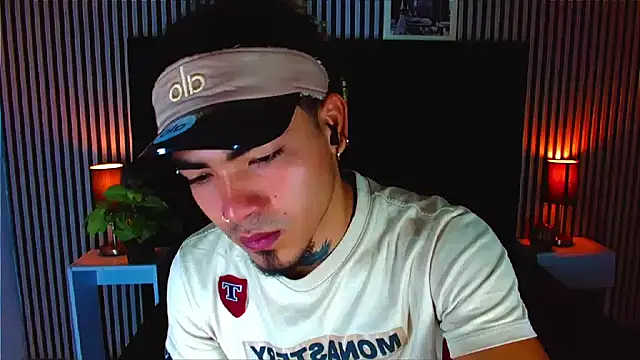 Snapshot of LihanJor_23 chatting on October 21, 2025, 1:54 pm LihanJor 23 online show from October 21, 2025, 1:54 pm