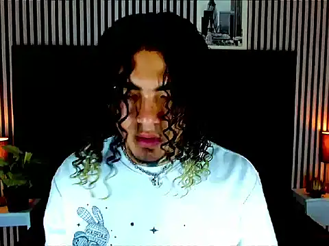 Snapshot of LihanJor_23 chatting on October 17, 2025, 1:35 pm LihanJor 23 online show from October 17, 2025, 1:35 pm