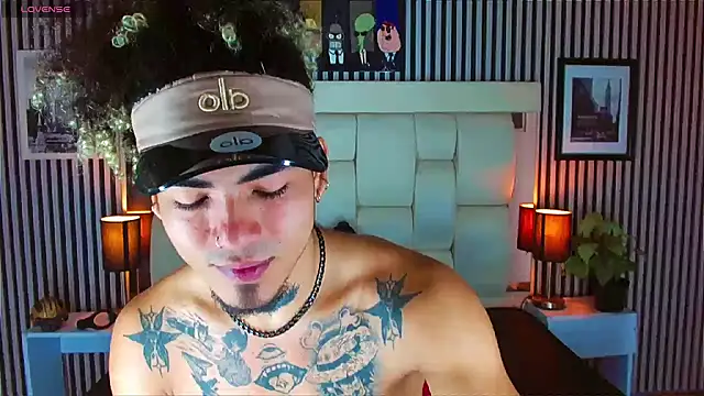 Snapshot of LihanJor_23 chatting on October 29, 2025, 12:26 pm LihanJor 23 online show from October 29, 2025, 12:26 pm