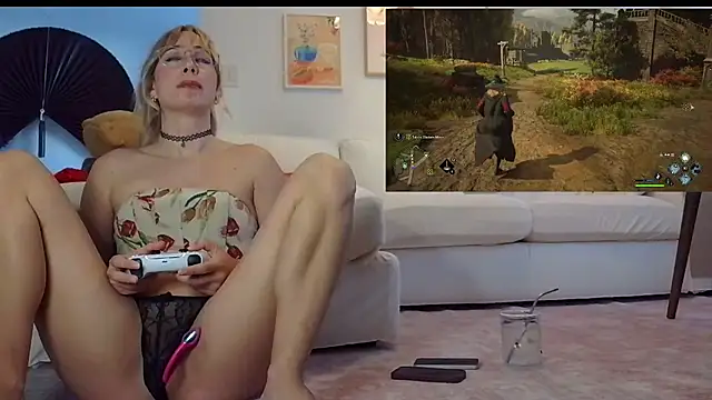 rileylovesyou online show from October 10, 2025, 12:44 am