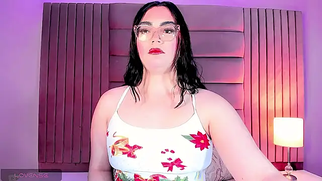 Dalis Hills online show from May 3, 2026, 4:39 am