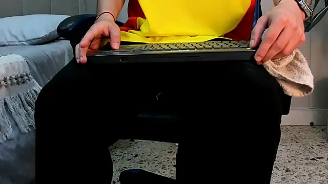 Snapshot of roan_birkin chatting on June 23, 2026, 7:34 pm roan birkin online show from June 23, 2026, 7:34 pm