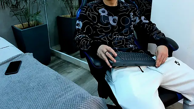 roan birkin online show from November 17, 2025, 7:07 pm