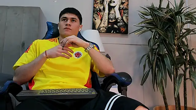 Snapshot of roan_birkin chatting on July 7, 2026, 8:12 pm roan birkin online show from July 7, 2026, 8:12 pm
