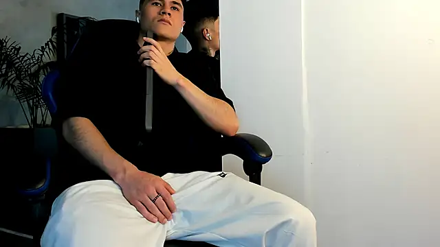 roan birkin online show from November 30, 2025, 7:14 pm