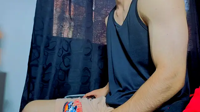 Snapshot of roan_birkin chatting on August 2, 2026, 6:27 pm roan birkin online show from August 2, 2026, 6:27 pm