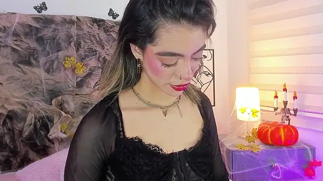 Snapshot of Violetta_Ficher chatting on October 19, 2025, 2:25 am Violetta Ficher online show from October 19, 2025, 2:25 am