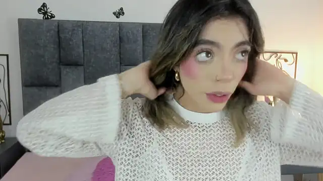 Snapshot of Violetta_Ficher chatting on November 19, 2025, 2:11 am Violetta Ficher online show from November 19, 2025, 2:11 am