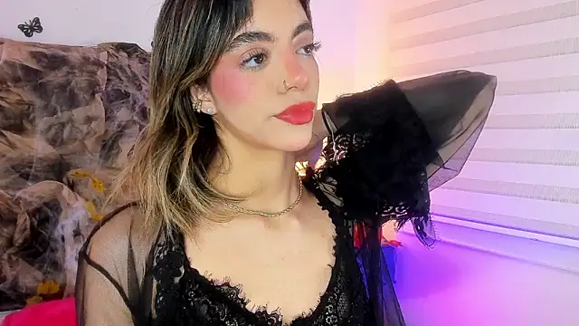 Snapshot of Violetta_Ficher chatting on October 12, 2025, 2:13 am Violetta Ficher online show from October 12, 2025, 2:13 am