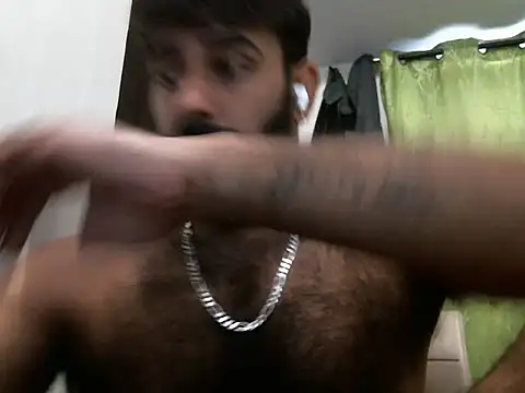 Snapshot of indianhairybull chatting on November 30, 2025, 4:35 am indianhairybull online show from November 30, 2025, 4:35 am