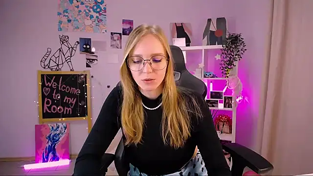Snapshot of VeronicaAndersen chatting on February 23, 2025, 6:23 pm VeronicaAndersen online show from February 23, 2025, 6:23 pm