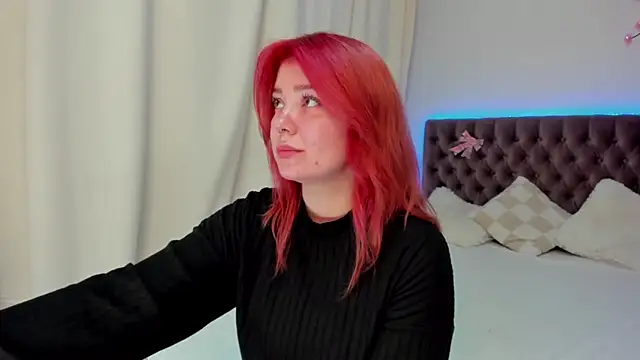 Ella Mayers online show from September 25, 2025, 12:22 pm